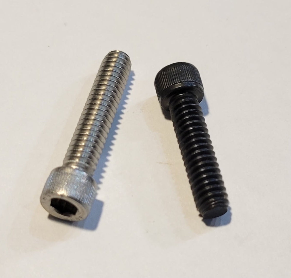1/4-20 Socket Cap Screws (2 pcs) - for bows and other purposes