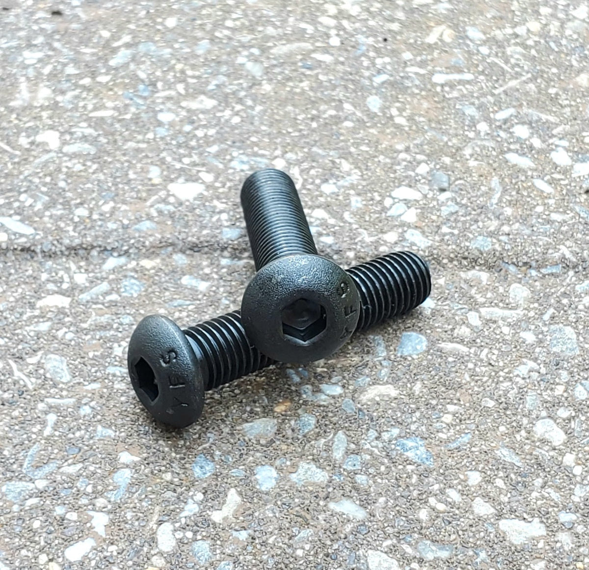 5/16-24 Button Head Screws (2 pcs)