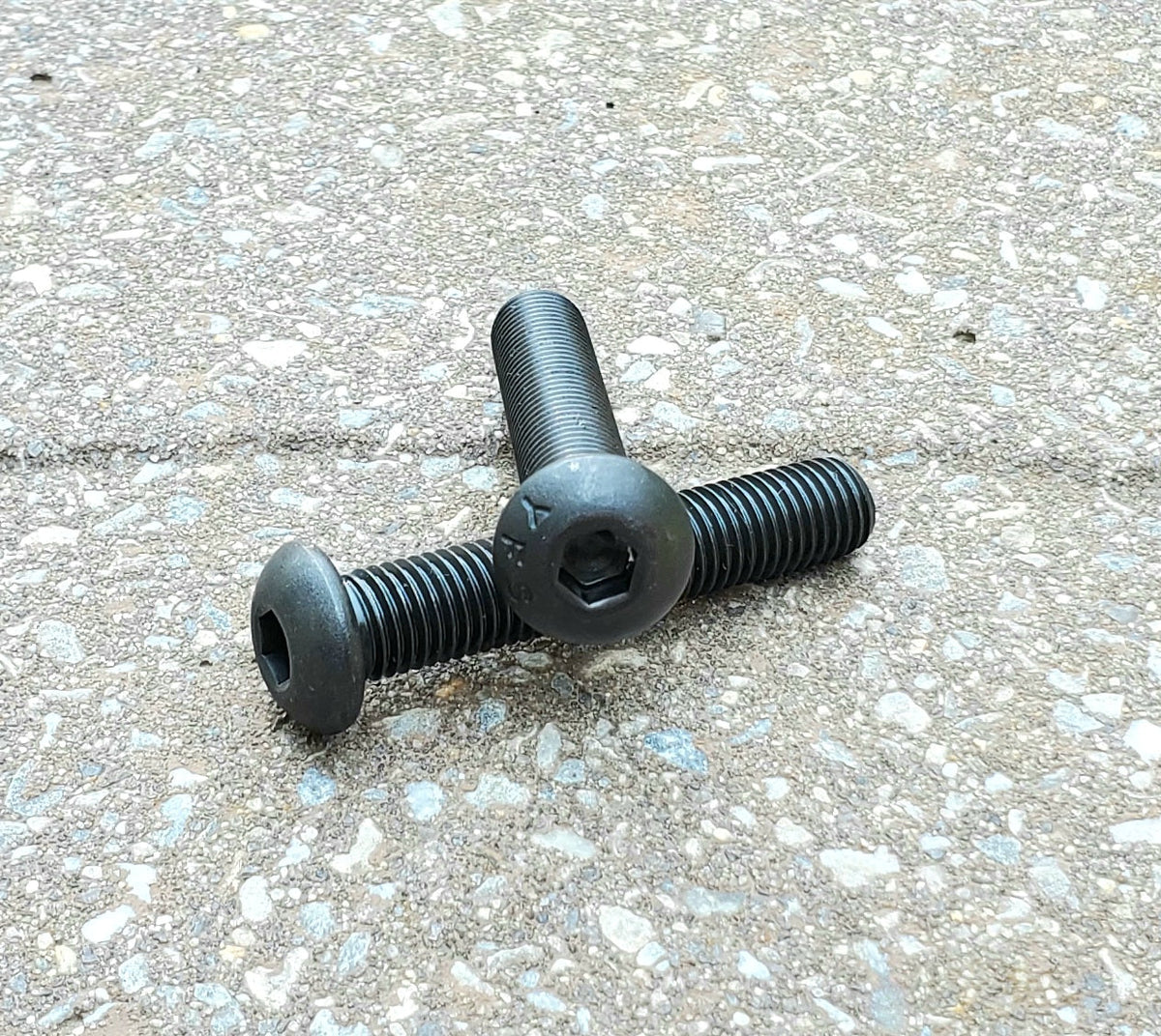 5/16-24 Button Head Screws (2 pcs)