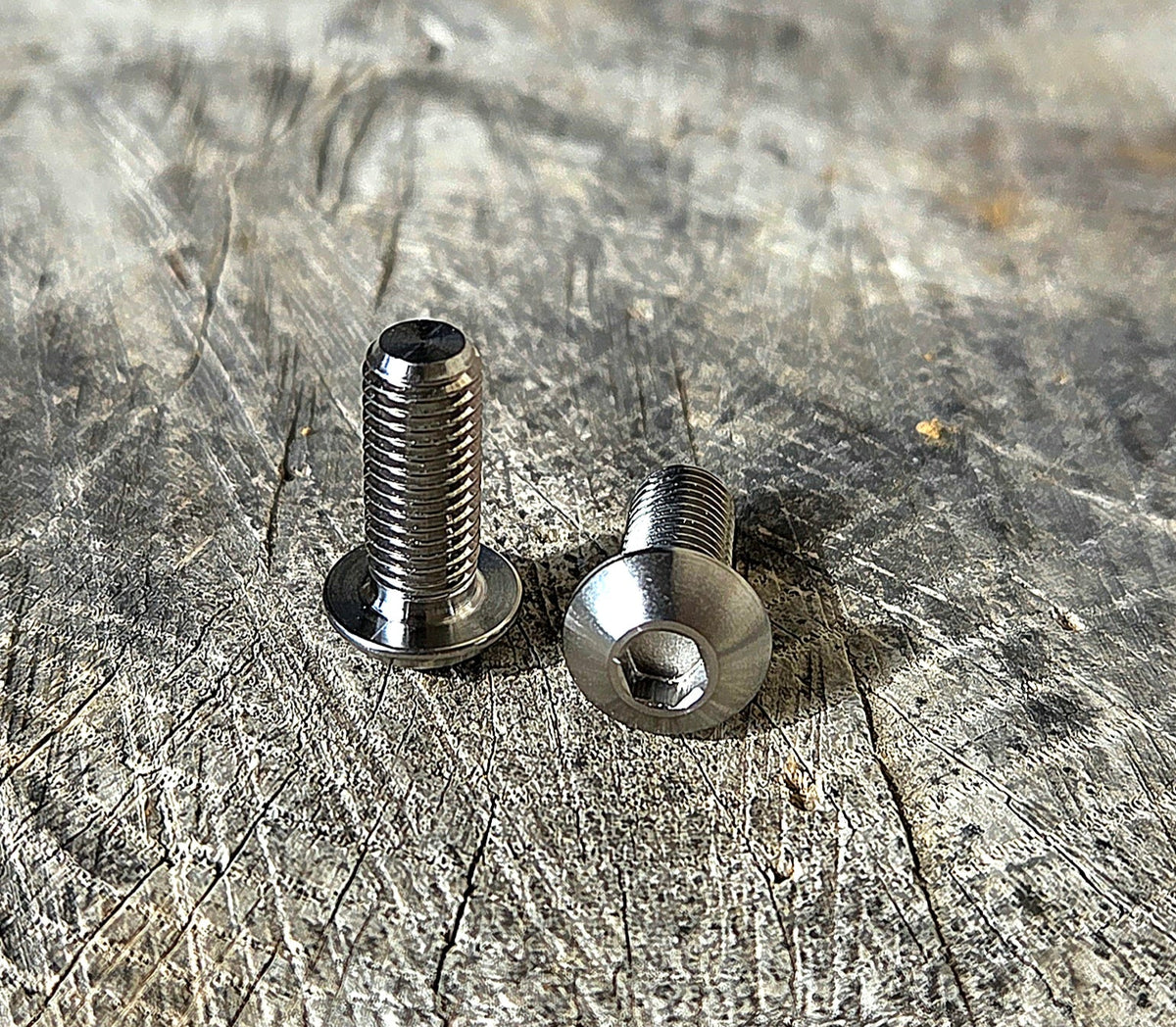 Grade 5 Titanium Alloy Screws - Button Head - 1/4"-28 x 5/8" Length - (2 pcs)
